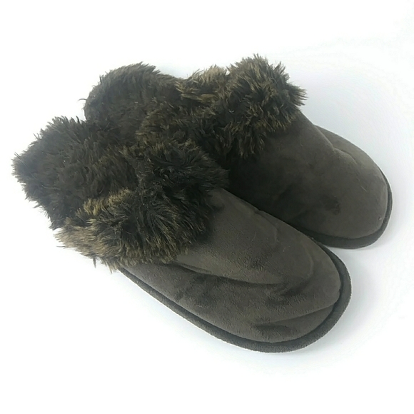 Restoration Hardware Luxe Faux Fur Slippers 2 - Picture 11 of 16
